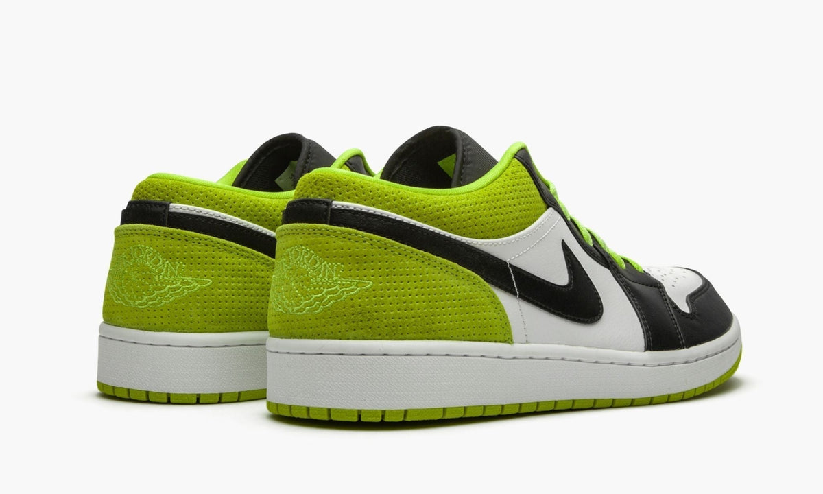 Jordan 1 Low “Black Cyber”